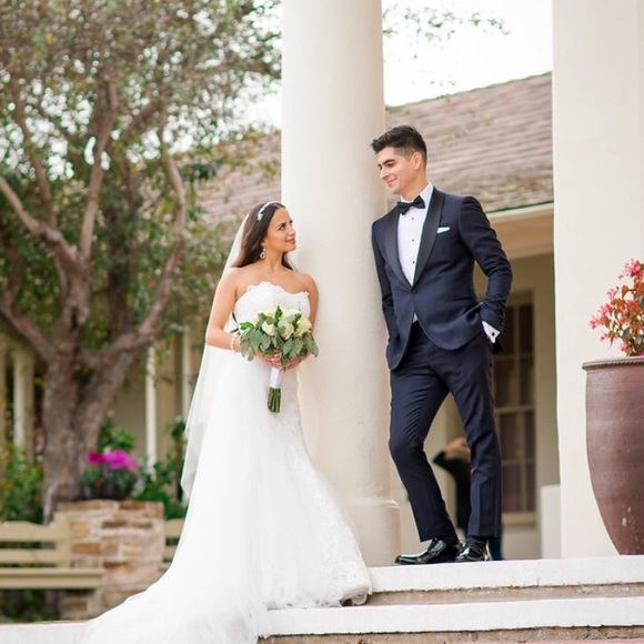 Meet your Posher, Claudia - Picture 2 of 4